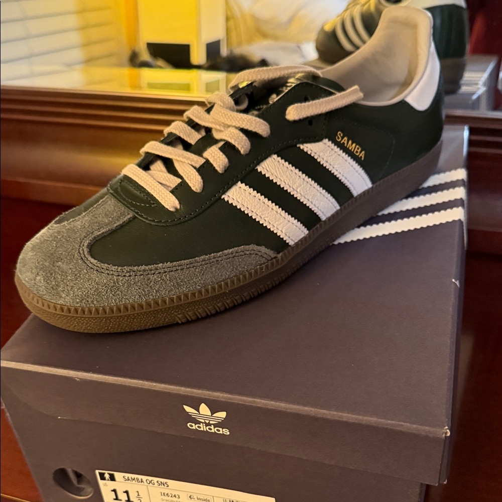 Adidas Samba Men's Dark Green and White Sneakers Size 11.5 London